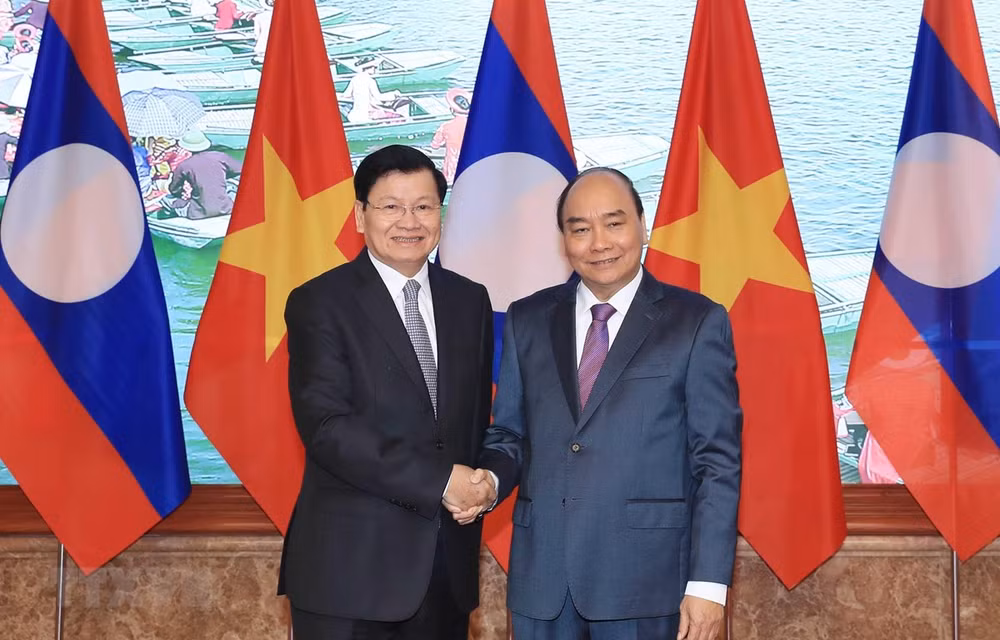Premier de Laos visita Vietnam y copresidirá reunión del Comité intergubernamental ảnh 1
