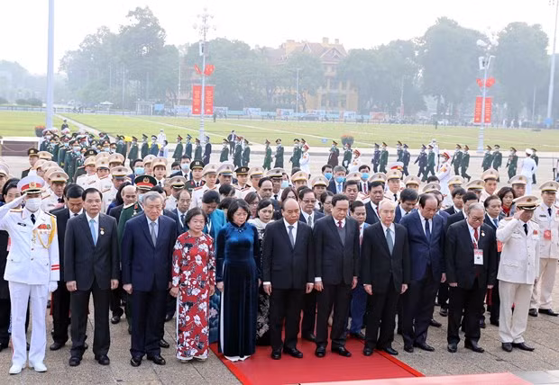 Rinden homenaje a Ho Chi Minh delegados de Congreso Nacional de Emulación Patriótica ảnh 1