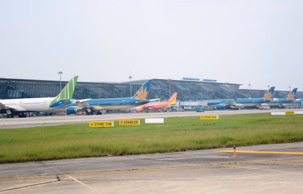 Proponen incluir dos aeropuertos para recibir a vietnamitas repatriados ảnh 1