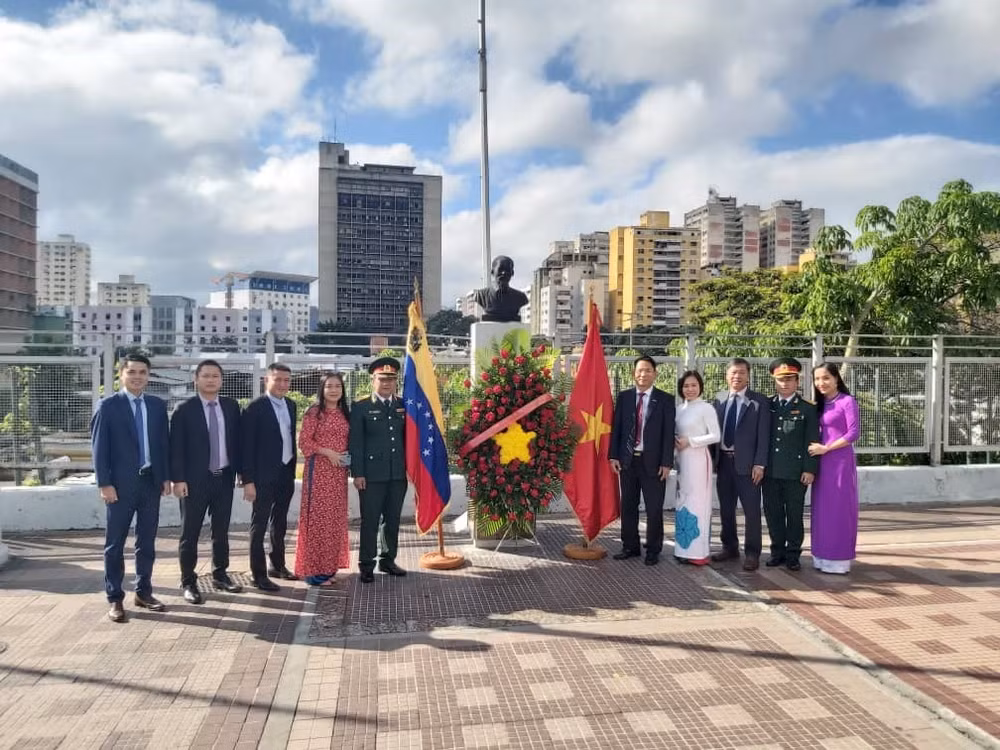 Conmemoran en Venezuela aniversario de Ejército Popular de Vietnam ảnh 1