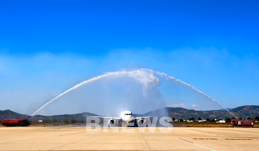 Vietravel Airlines inaugura su primera ruta internacional ảnh 1
