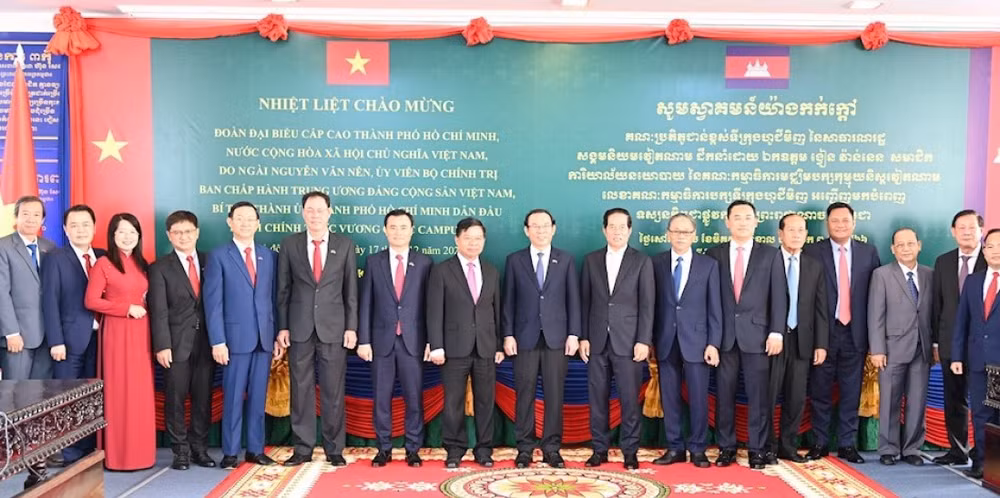 Impulsan Ciudad Ho Chi Minh y Phnom Penh nexos de cooperación ảnh 1