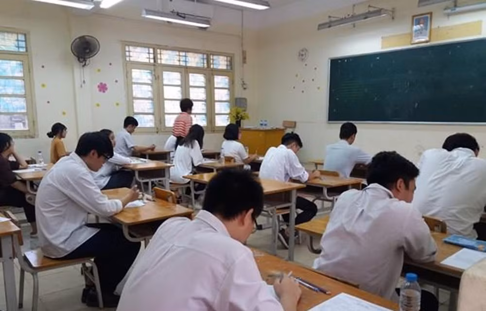 Examen de bachillerato en Vietnam cumple objetivos seguros y justos ảnh 1