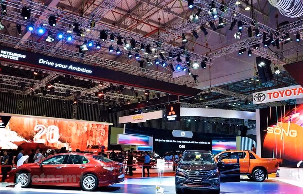 Suspenden exposición de automóviles en Vietnam por el COVID-19 ảnh 1