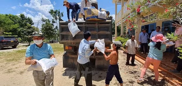 Vietnamitas respaldan a compatriotas en Camboya en el enfrentamiento al COVID-19 ảnh 1