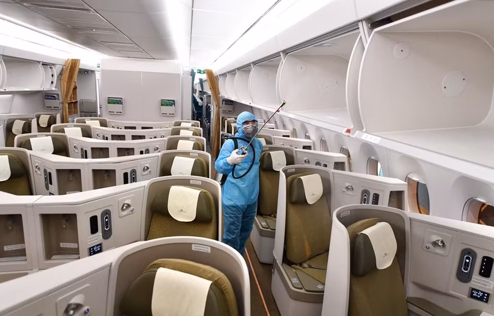 Vietnam Airlines aplica medidas más estrictas de prevención del COVID-19 ảnh 1