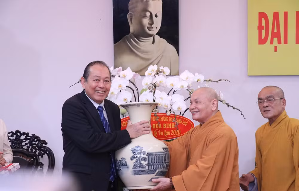 Felicitan a seguidores budistas en Vietnam en ocasión de ceremonia de gratitud Vu Lan ảnh 1