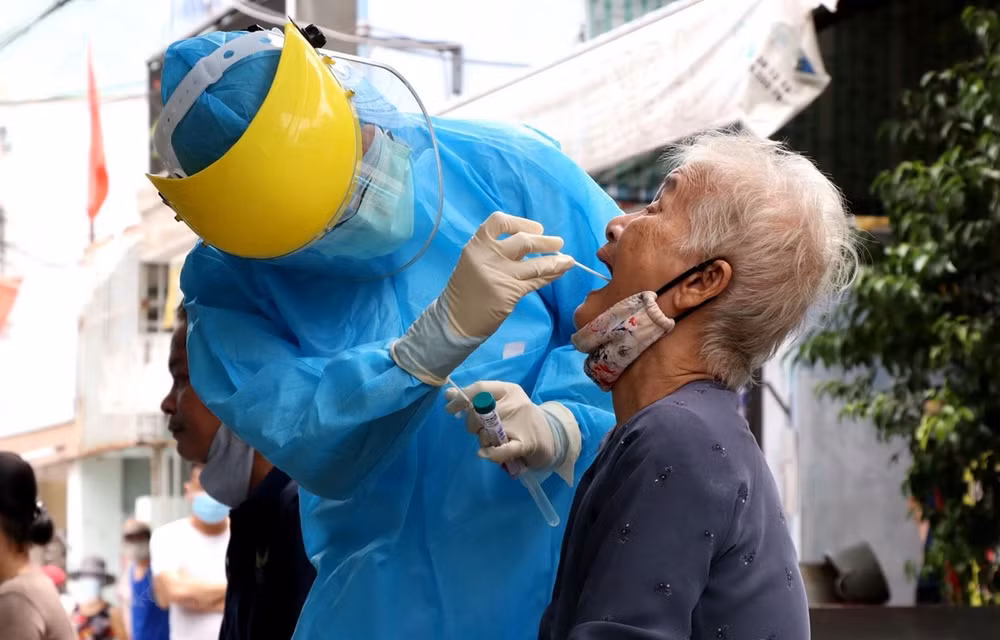 Dan a conocer los centros sanitarios avalados para las prueba del COVID-19 en localidad vietnamita ảnh 1