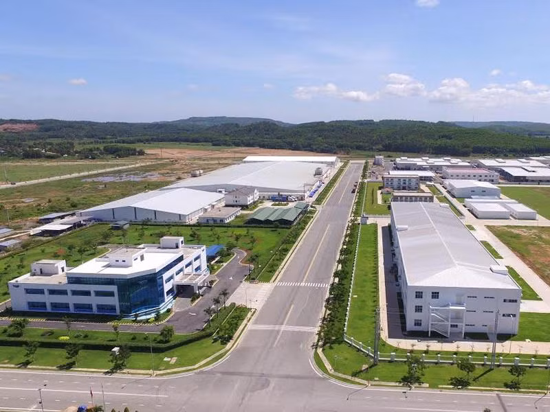 Provincia vietnamita de Quang Ngai prioriza proyectos de industrias petroquímicas, auxiliares y tecnológicas ảnh 1
