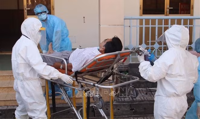 Ciudad Ho Chi Minh establece otro hospital de campaña para pacientes del COVID-19 ảnh 1