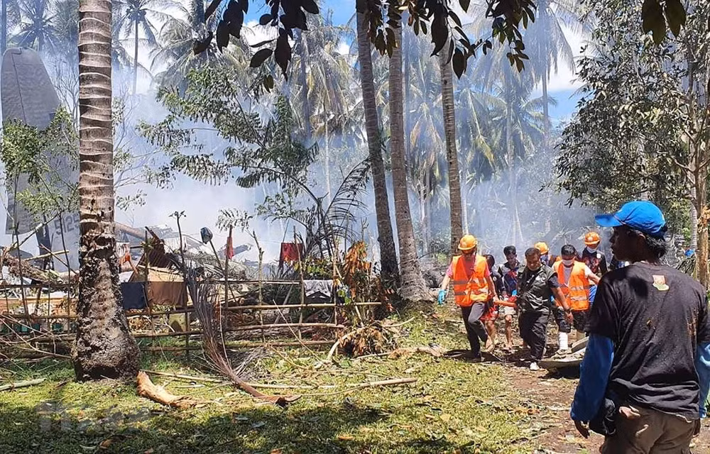 Reportan 45 fallecidos por accidente de avión militar en Filipinas ảnh 1
