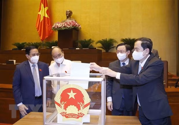 Parlamento vietnamita aprueba designación de jueces del Tribunal Supremo Popular ảnh 1