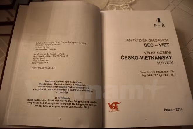 Presentan cuarto volumen del Gran Diccionario checo-vietnamita ảnh 1