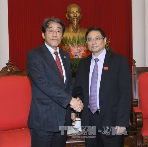 Dirigente partidista de Vietnam recibe a nuevo embajador japonés ảnh 1