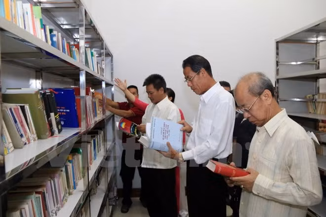 Abre biblioteca asociación de vietnamitas residentes en Laos ảnh 1