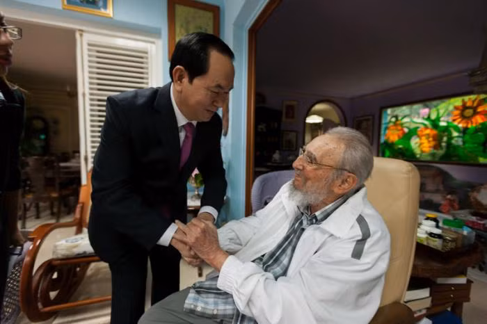 Presidente de Vietnam se reúne con Fidel Castro ảnh 1