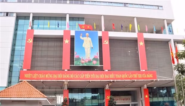 Hanoi y Ciudad Ho Chi Minh saludan al XIII Congreso del PCV con programas artísticos ảnh 1