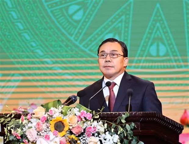 Embajador de Laos resalta papel y liderazgo del Partido Comunista de Vietnam ảnh 1