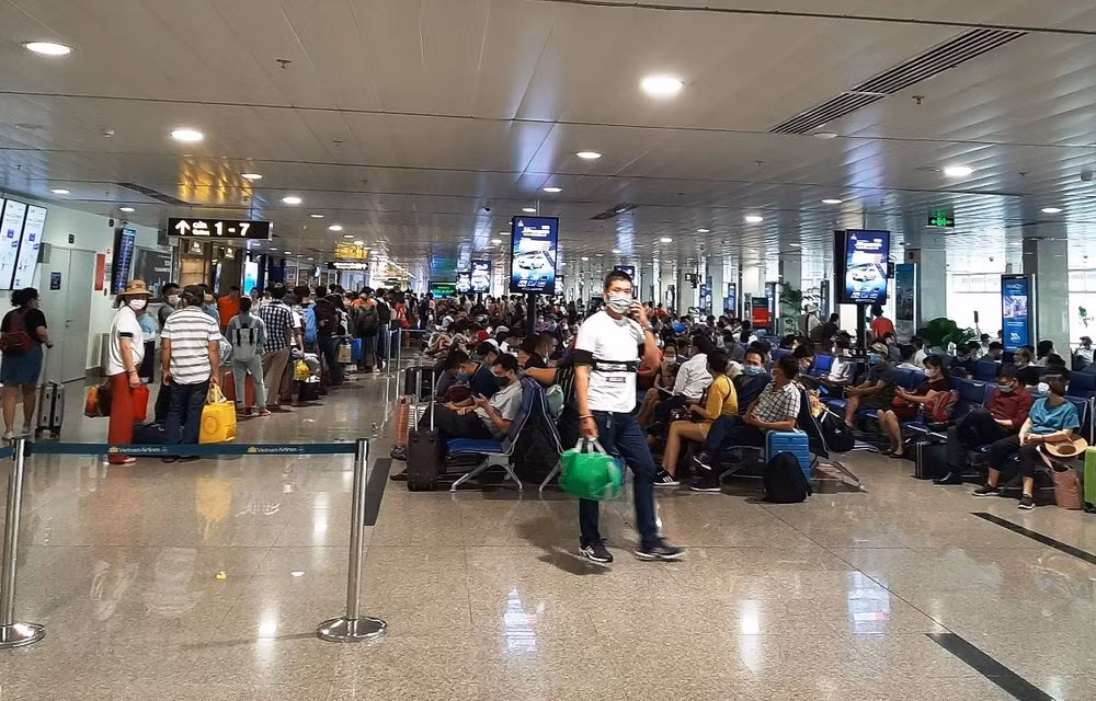 Pasajeros de Vietnam deberán realizar declaración médica antes de abordar vuelos domésticos ảnh 1