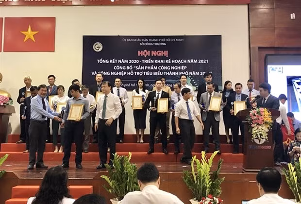 Ciudad Ho Chi Minh prioriza el desarrollo de cuatro sectores industriales clave ảnh 1