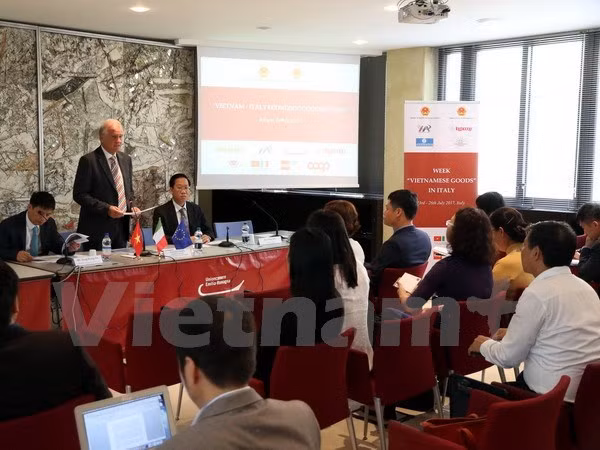 Productos vietnamitas buscan entrada en supermercados en Italia ảnh 1