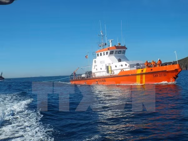 Rescatan a marinero chino accidentado en aguas cercanas de Vietnam ảnh 1