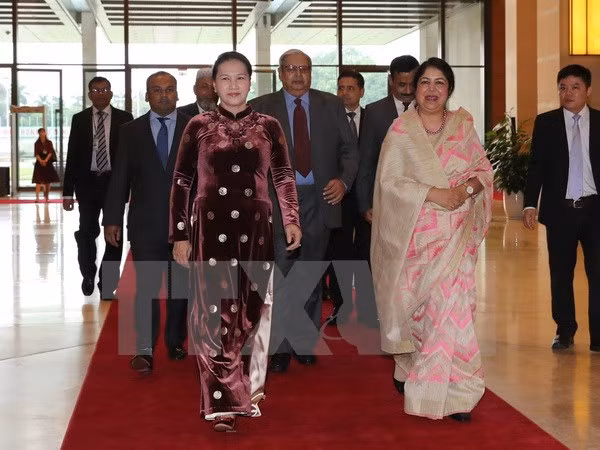 Presidenta de Bangladesh concluye visita oficial a Vietnam ảnh 1