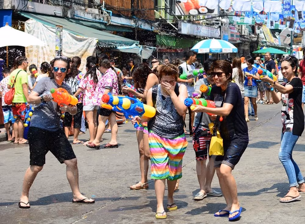 Ciudad Ho Chi Minh celebra fiesta tradicional de Camboya, Myanmar, Laos y Tailandia ảnh 1