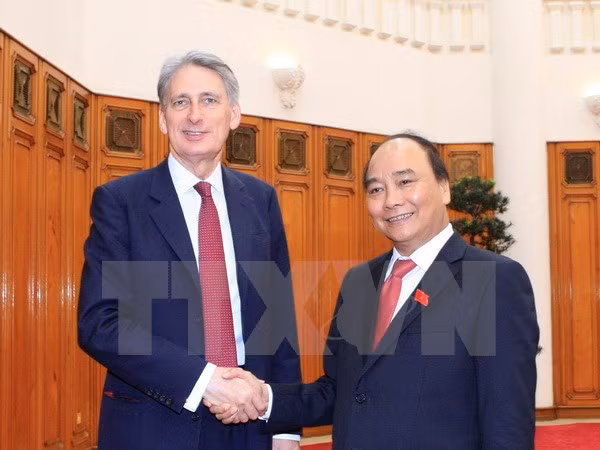 Premier vietnamita propuso apoyo británico para firmar TLC con UE ảnh 1