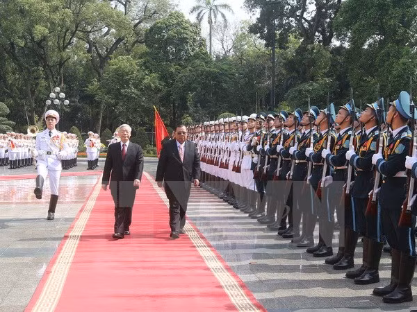 Líderes partidistas de Vietnam y Laos resaltan amistad tradicional bilateral ảnh 1