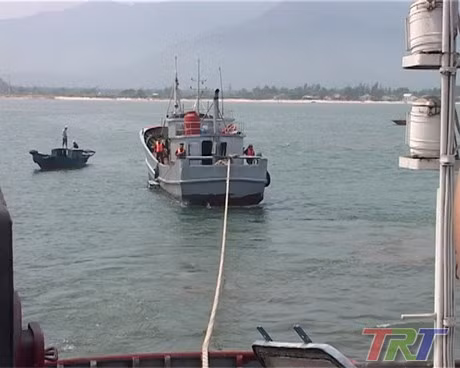 Vietnam rescata a un barco chino accidentado en sus aguas ảnh 1