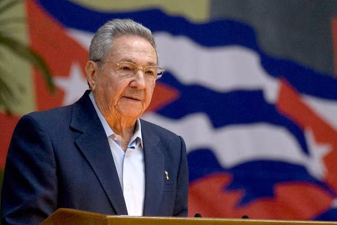 Líder vietnamita felicita al primer secretario del Partido Comunista de Cuba ảnh 1