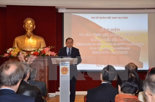 Conmemoran en Francia aniversario 41 de la reunificación de Vietnam ảnh 1