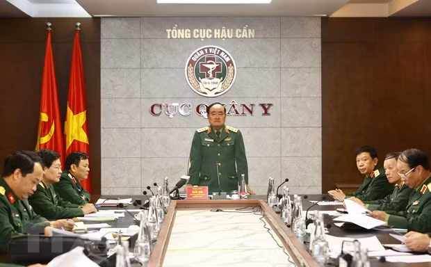 Ejército de Vietnam se prepara para responder ante posibles escenarios del COVID-19 ảnh 1
