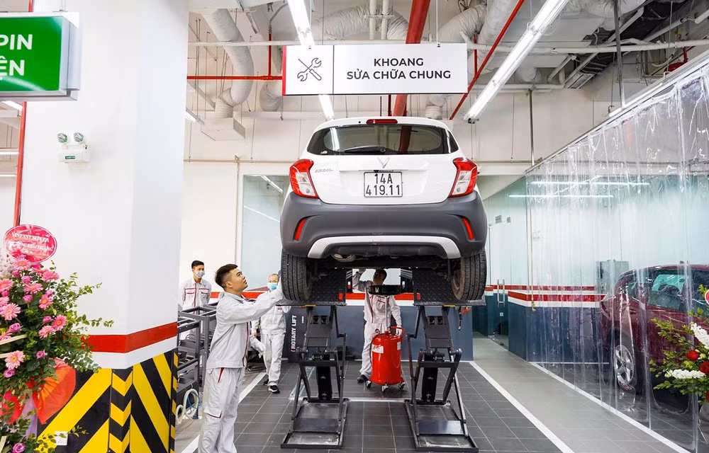 Inaugura VinFast 18 talleres de reparación de automóviles en Vietnam ảnh 1