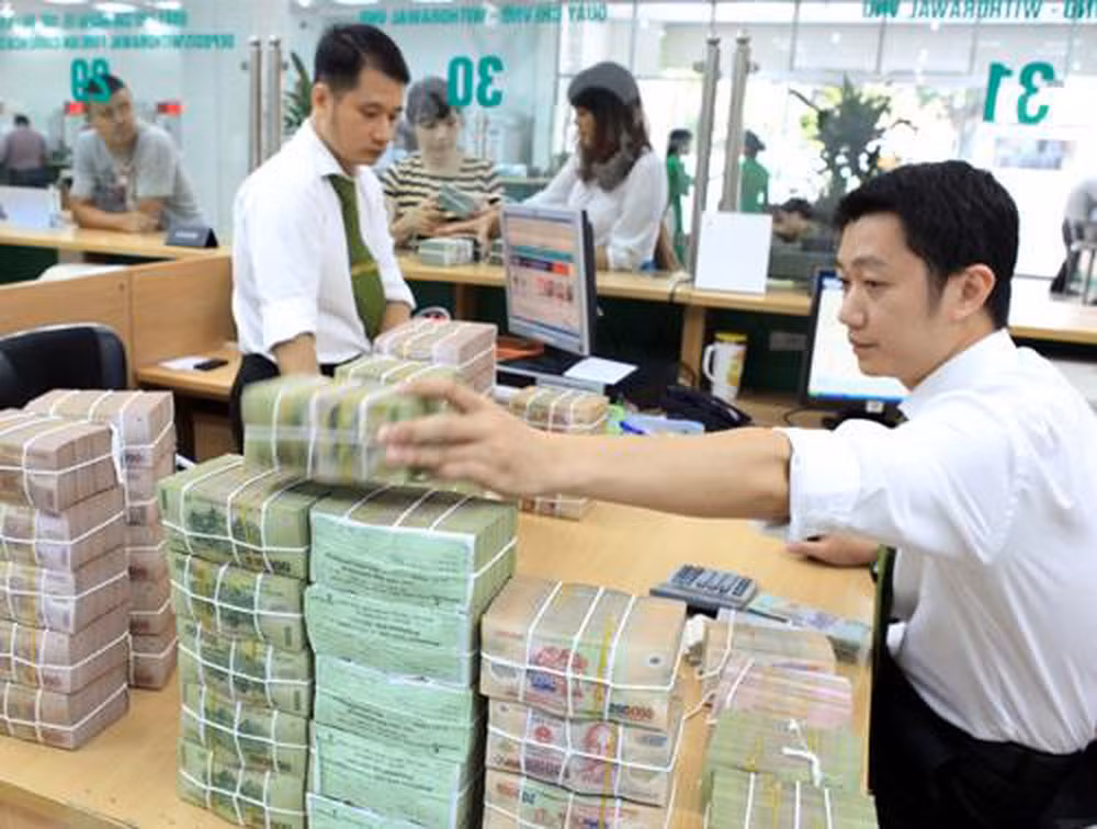 Estudia Vietnam planes de apoyo crediticio a empresas afectadas por COVID-19 ảnh 1