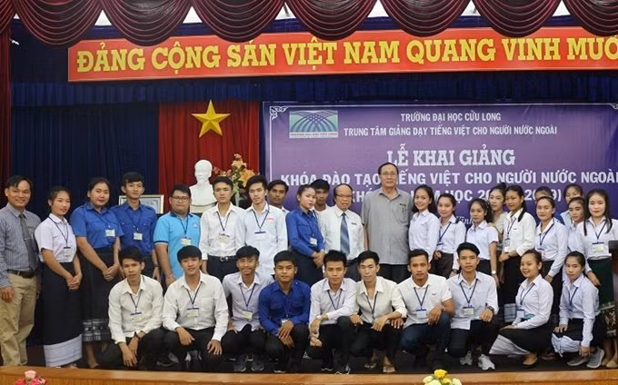 Más universidad autorizada a emitir certificado de idioma vietnamita a extranjeros ảnh 1