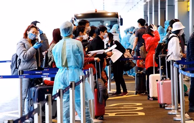 Aeropuerto de Noi Bai suspende recepción de vuelos con ciudadanos vietnamitas desde extranjero ảnh 1