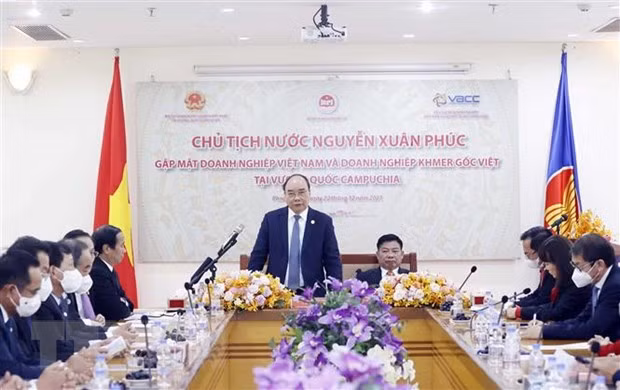 Presidente de Vietnam pide a empresas nacionales promover inversión en Camboya ảnh 1