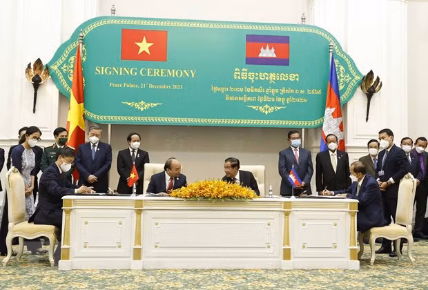 Emiten Vietnam y Camboya Declaración conjunta por la visita del presidente vietnamita al país vecino ảnh 3