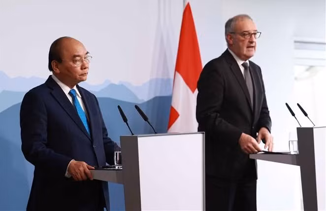 Fortalecen vínculos entre Ginebra y Hanoi tras visita del presidente vietnamita a Suiza ảnh 1