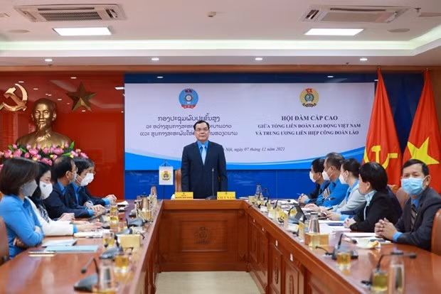 Refuerzan Vietnam y Laos cooperación en actividades sindicales ảnh 1