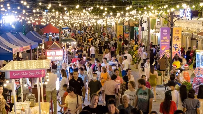 Vietnam aspira a recibir hasta 18 millones de visitantes internacionales en 2024 ảnh 2