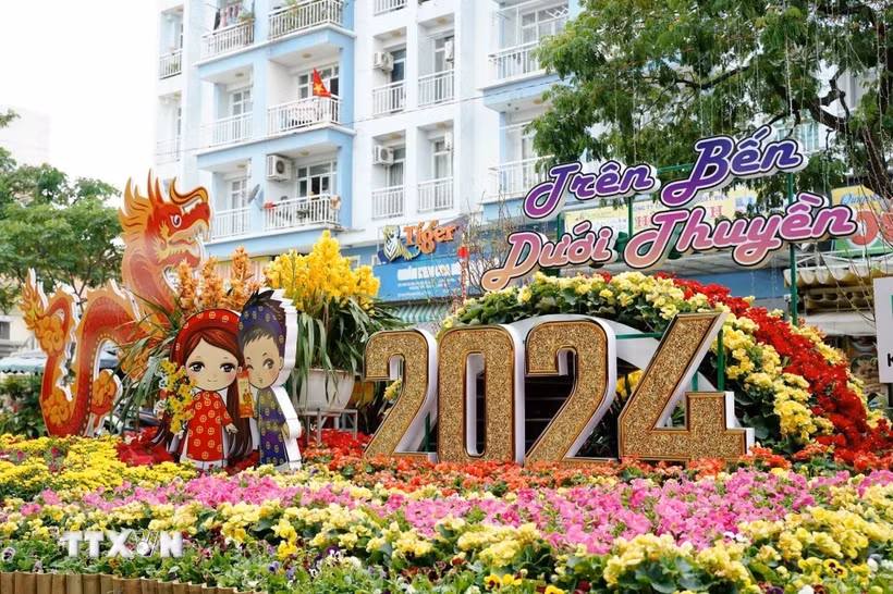 Festivales contribuyen a aumentar el atractivo del turismo en Vietnam ảnh 1