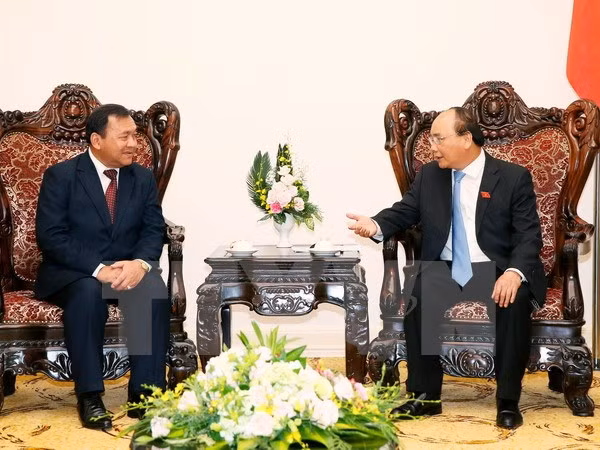 Recibe premier vietnamita a embajador saliente camboyano ảnh 1