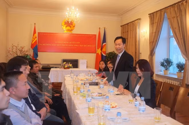 Ayudan vietnamitas en Francia y Mongolia a coterráneos afectados por inundaciones ảnh 1