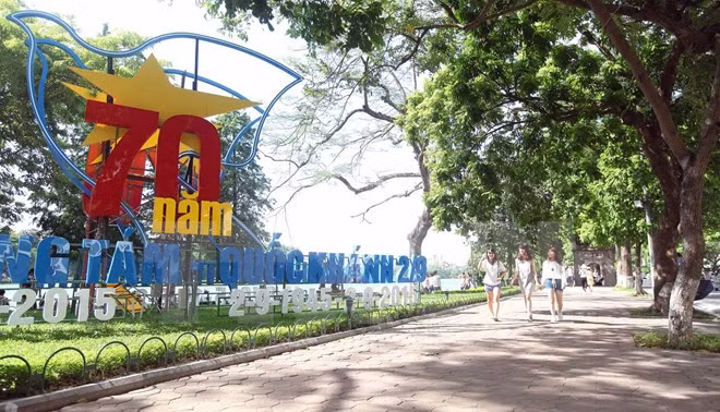  Encuentro con cuerpo diplomático en ocasión del Día nacional ảnh 1