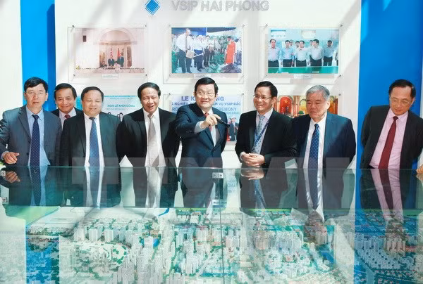 Presidente realiza visita de trabajo a Hai Phong ảnh 1