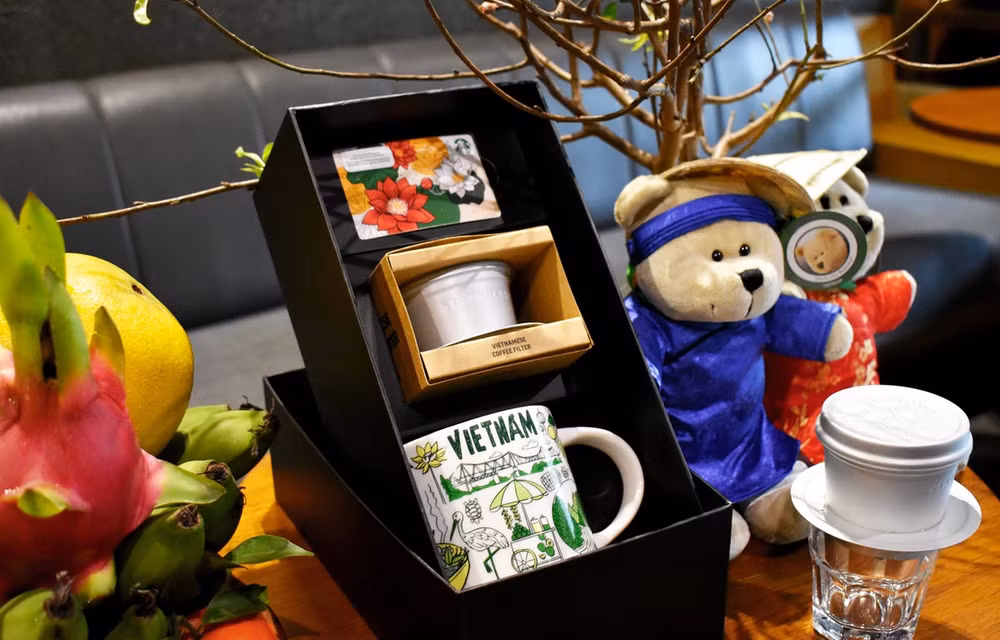 Lanza Starbucks productos con diseños sobre cultura vietnamita ảnh 1