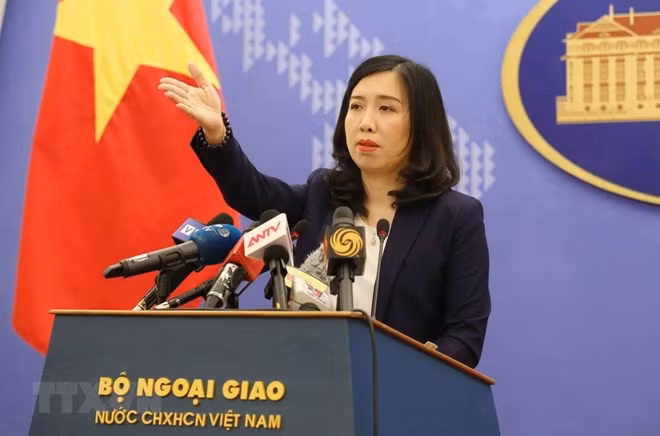 Vietnam protesta a ejercicios militares con fuego real de Taiwán alrededor de la isla Ba Binh ảnh 1